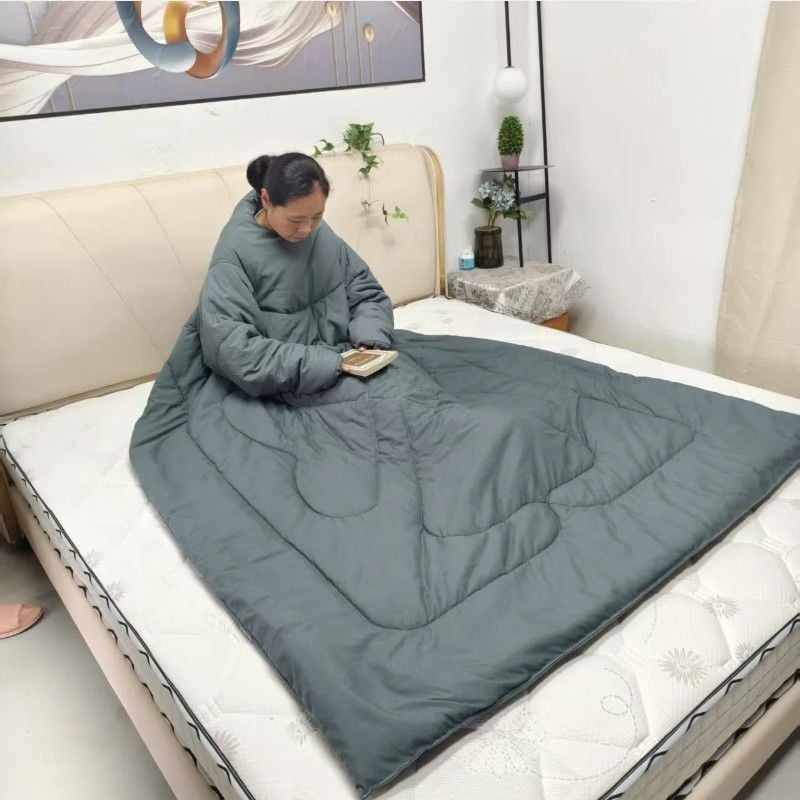 Cuvertură cu mâneci și pernă, căptușeală pluș pentru vârstnici — pătură purtabilă de iarnă pentru utilizatorii de scaun cu rotile; greutate maximă 0,5 kg; material din bumbac 100%; țesătură: brushed, țesătură simplă; umplutură 90–100% fibră chimică