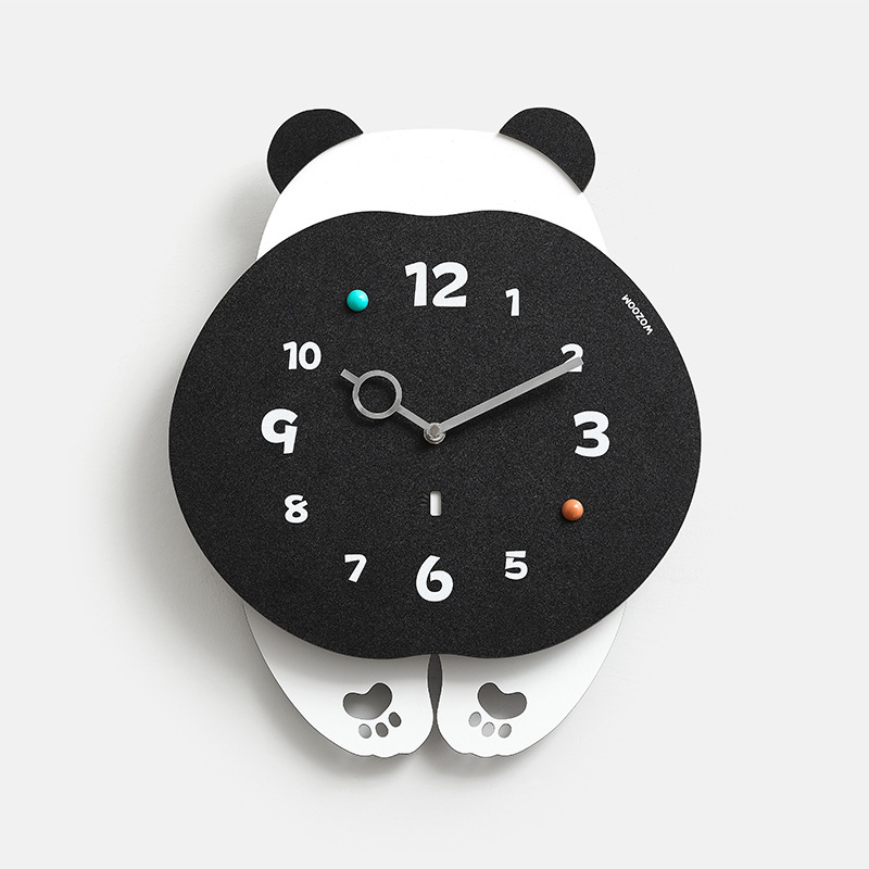 TYOS412 seina kell — sujuv sekundiliikumine, näidikuga displei, kaasaegne minimalistlik stiil.