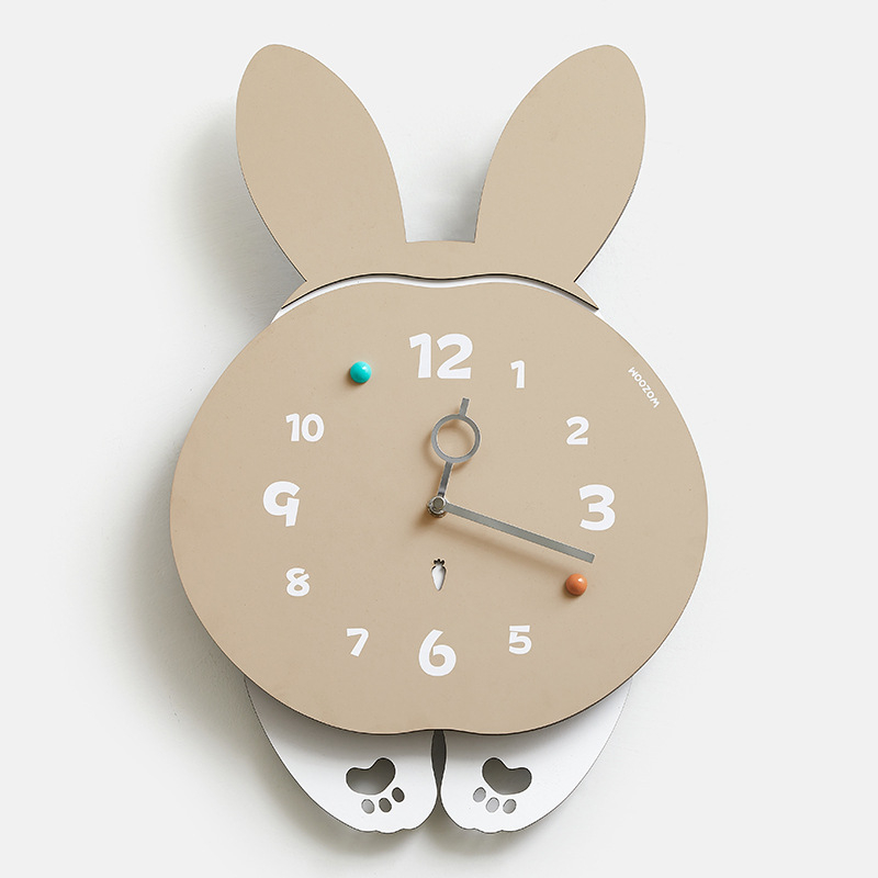 TYOS412 seina kell — sujuv sekundiliikumine, näidikuga displei, kaasaegne minimalistlik stiil.