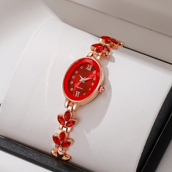 Дамски кварцов часовник Clover – гривна, циферблат с форма на барабан, каишка от имитационна кожа