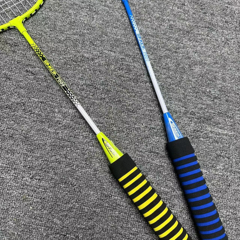 Set dublu de rachete badminton pentru adulți și copii, ultra-ușor, cadru din aliaj de fier, 75–79 g, rigiditate moderată.