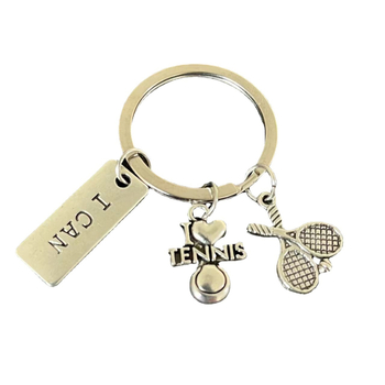 Breloc metalic cu jucător de tenis – pandantiv pentru chei, design cu șnur, gata de cadou