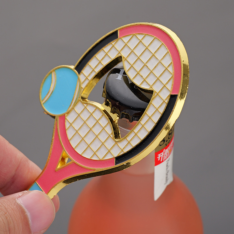 Chladni magnet u obliku teniske rakete s otvaračem boca, metalni materijal, mogućnost prilagodbe, namijenjeno za tenis.