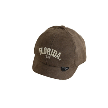 Детска кепка с козирка – замшена материя, широк козир и куполна корона, слънцезащитна, стил анимационен/сладък, възраст 6–12 месеца, 1–2 г., 2–4 г.