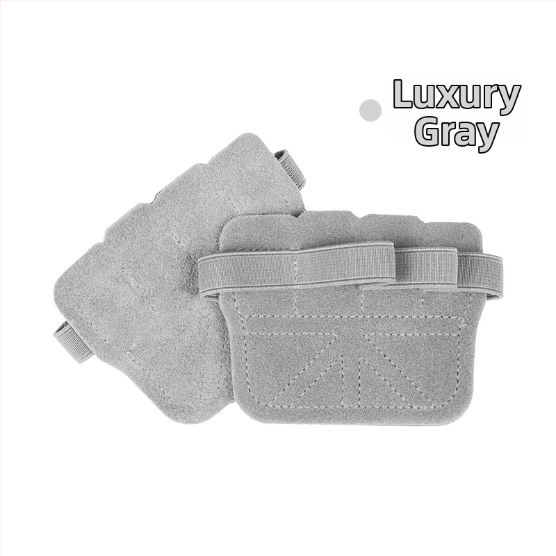 Kvadrātveida dubulti slāņu liellādas plaukstas aizsargs, pretslīdīgs un izturīgs, paredzēts treniņiem, piemērots pievilkšanās un vilkšanas vingrinājumiem uz vienu stangu un paralēlajām stangām, universāls