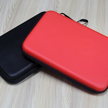 Galda tenisa reketes soma – kvadrātveida ūdensnecaurlaidīga cieta korpusa soma, kritienu aizsardzība, ķirbja formas dizains