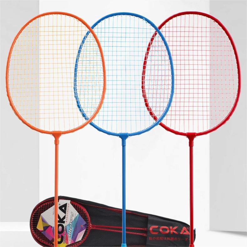 Raketa za badminton s Ferroalloy okvirom; Nylon užad; težina 95–100 g; debljina drške G5; pravolinijski udar