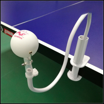 Galda tenisa apmācības ierīce ar galda stiprinājumu, atsperes atspēla mehānisms, atkārtojošā bumbiņu mašīna, forehand treneris