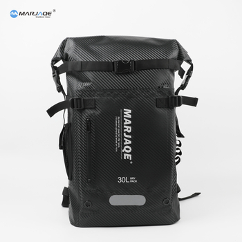 Daudzfunkcionāla ūdensneca mugursoma āra aktivitātēm, 30 L ietilpība; materiāls 500D PVC mesh audums; ūdensnecaurlaidīgs audums; svītrainais raksts; piemērota brīvās niršanas, peldēšanas un raftinga nodarbībām; universāla.