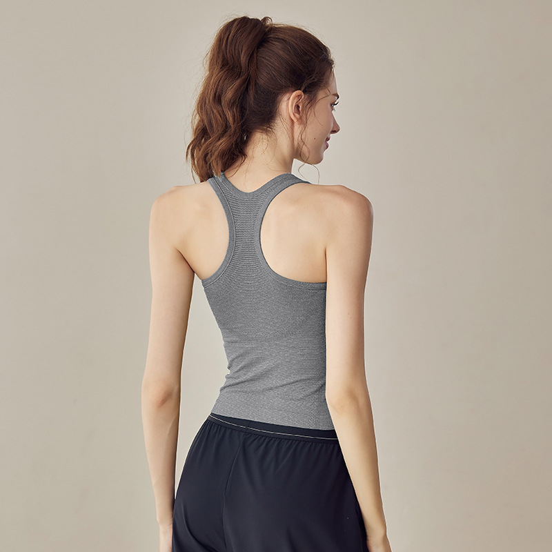Ženski joga top s integriranim jastučićima za prsima, odvlaži vlagu, materijal najlon-spandeks, uski kroj, pogodan za trčanje i trening