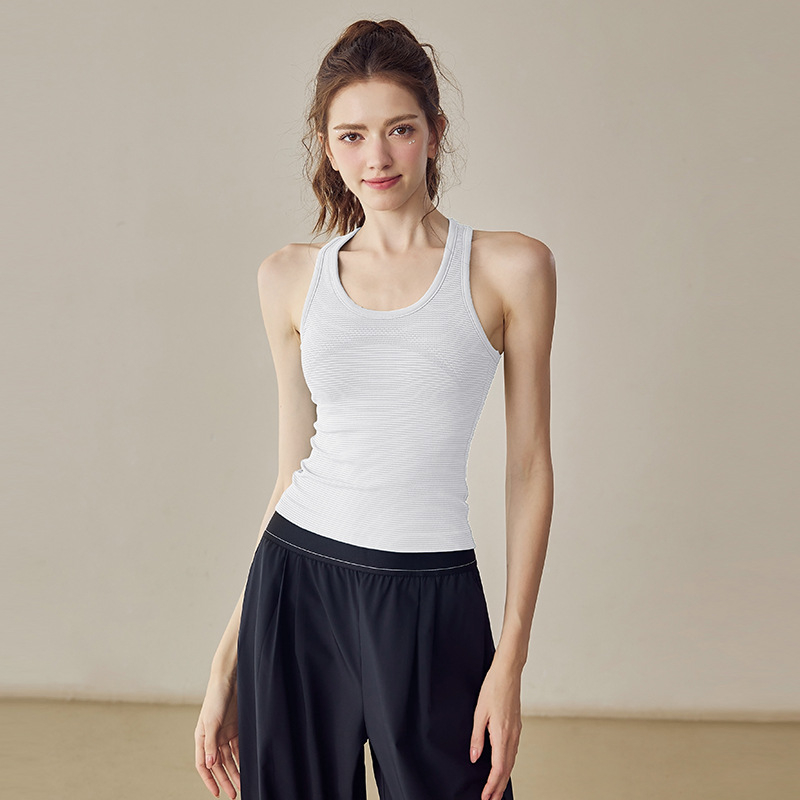 Ženski joga top s integriranim jastučićima za prsima, odvlaži vlagu, materijal najlon-spandeks, uski kroj, pogodan za trčanje i trening