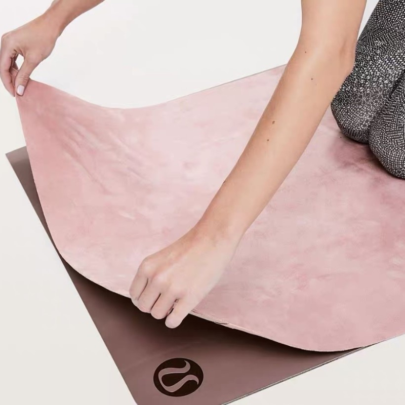 Drukāts jogas dvielis, piemērots jogas matam, pārnēsājams un salokāms, pretslīdošs, sviedru uzsūcējs, velūra tekstūra