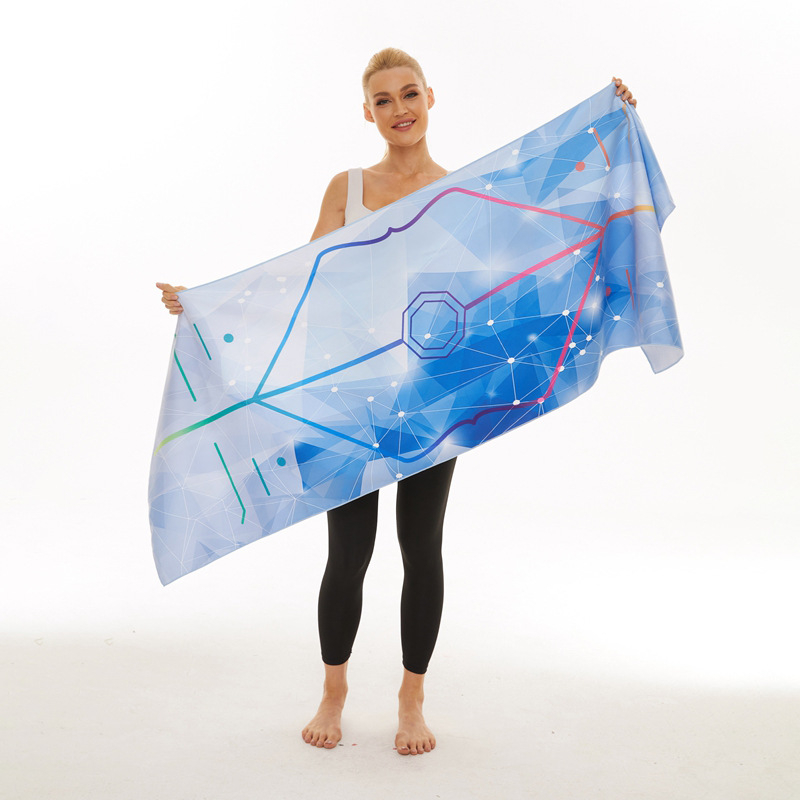 Peng Di mikrošķiedras jogas dvielis fitnesam — 3 mm biezums, 300 g, mitrumu uzsūcošs, neslīdīgs; sastāvs: 85% poliesters, 15% neilons