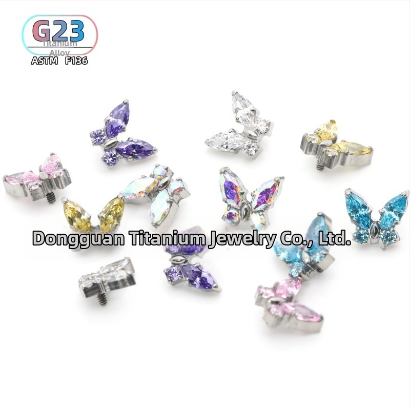 Piercing do uší z titánovej zliatiny, motív motýľa, leštený povrch, unisex