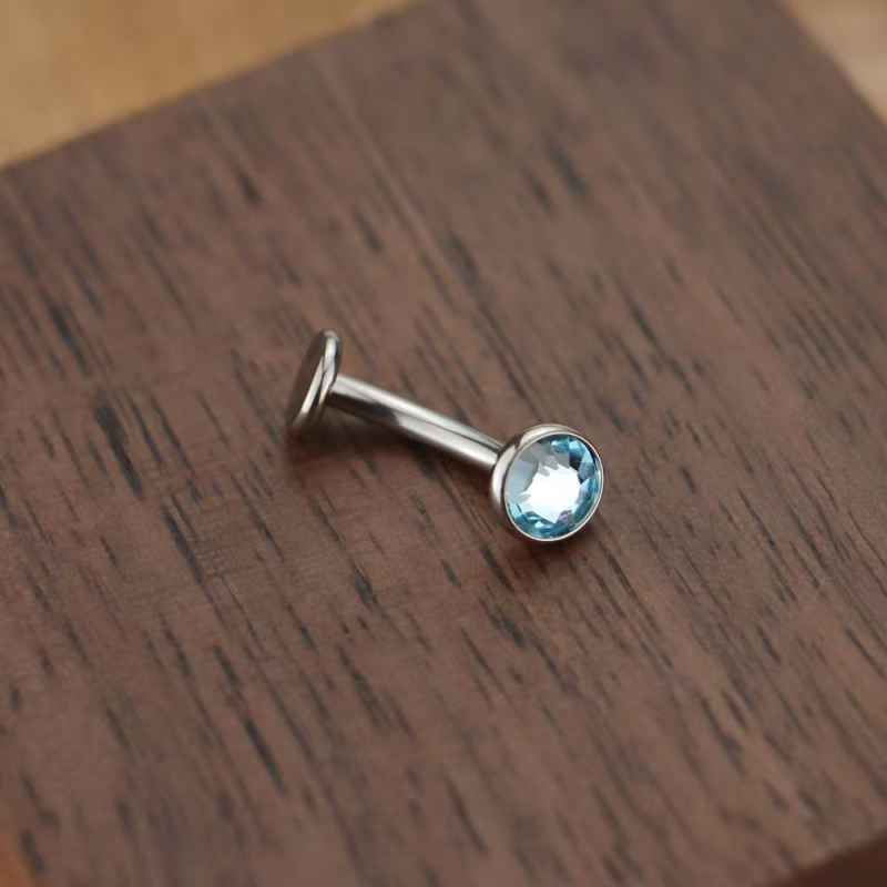 Nabeles nagla ar viļņainu maliņu, Čehijas dimants, G23 titāna iekšējā vītne, pulēta vienkārša forma