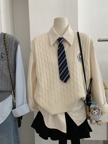 Krekliņš divdaļīgā koledžas stilā, Cupro šķiedra, garas piedurknes, vidējā garuma, Cupro saturs 30–50%