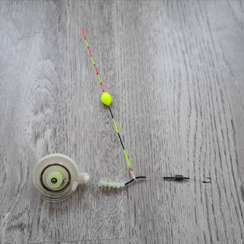 Set opreme za drift ribolov — plastična konstrukcija, plovak i dijelovi role; Suzuki Fishing Gear