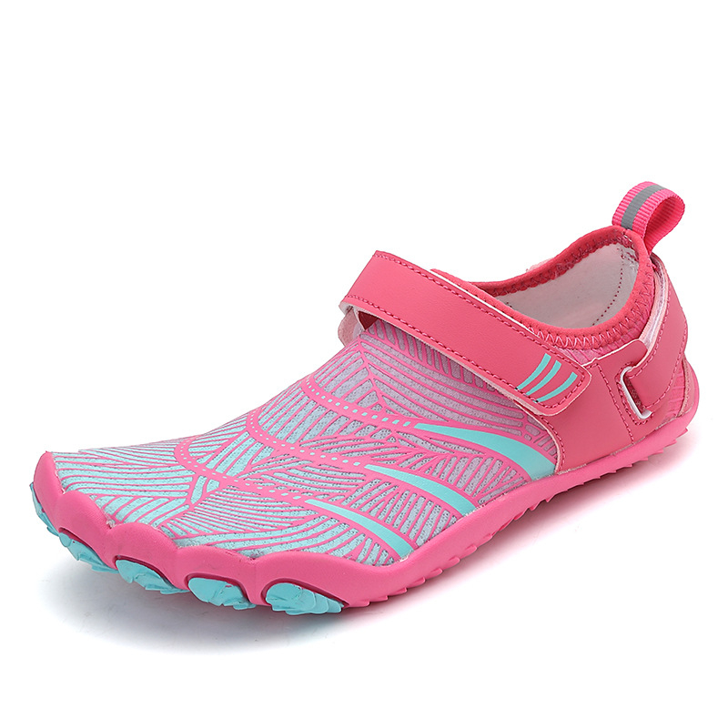 Ūdens kurpes vīriešiem un sievietēm - ātri žūstošas pludmales kurpes, anti-slīdējoša gumijas zole, sieta virsma, Velcro aizdare.