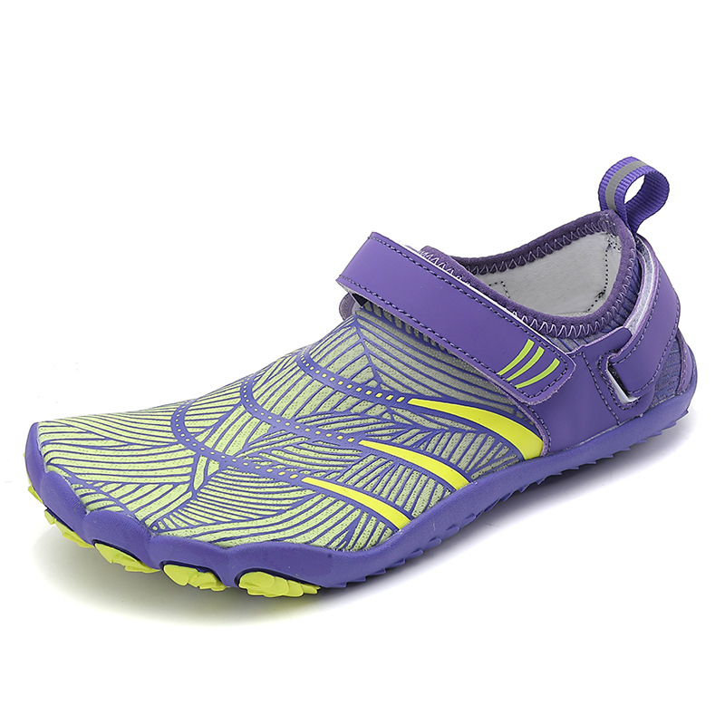 Ūdens kurpes vīriešiem un sievietēm - ātri žūstošas pludmales kurpes, anti-slīdējoša gumijas zole, sieta virsma, Velcro aizdare.