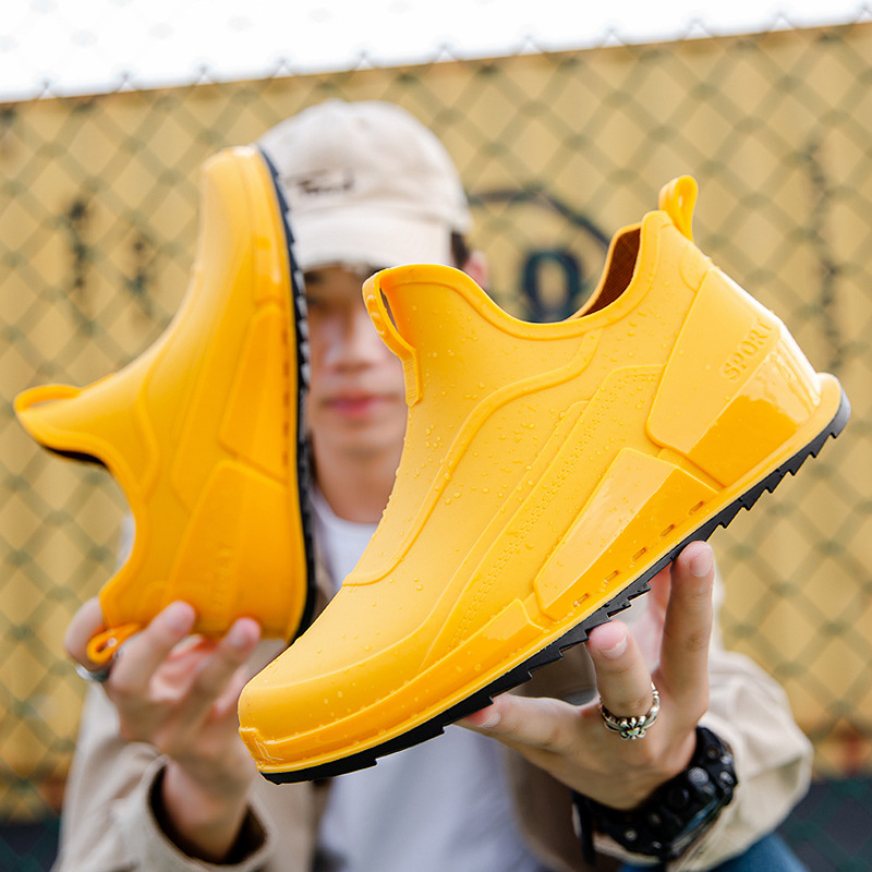 Ανδρικά μποτάκια βροχής σε κορεατικό στυλ, επάνω μέρος PVC, σόλα πλαστική, πάτος EVA, αντιολισθητικά και ανθεκτικά, χαμηλό ύψος, αδιάβροτα εξωτερικού χώρου