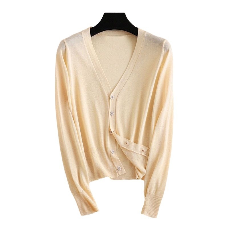 Cardigan subțire din fibre de viscoză, croială lejeră, mâneci lungi, lungime 50–65 cm, închidere cu un singur nasture