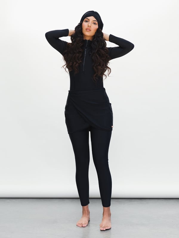 Motive Force Set de baie conservator din trei piese pentru femei – mâneci lungi, pantaloni lungi și pălărie; țesătură poliester-spandex (82% Spandex), 650 g/m2; pentru înot și apele puțin adânci