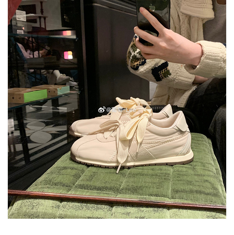 Pantofi Forrest Gump pentru femei – partea superioară din piele de vită, vârf rotund, toc plat, talpă din cauciuc, căptușeală din lână de miel