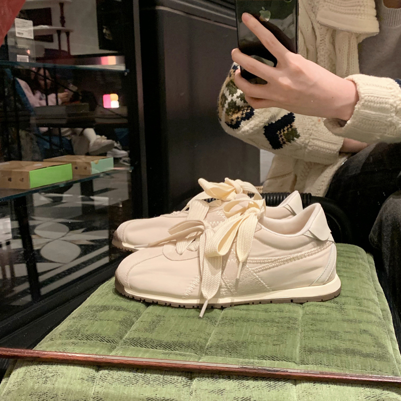 Pantofi Forrest Gump pentru femei – partea superioară din piele de vită, vârf rotund, toc plat, talpă din cauciuc, căptușeală din lână de miel