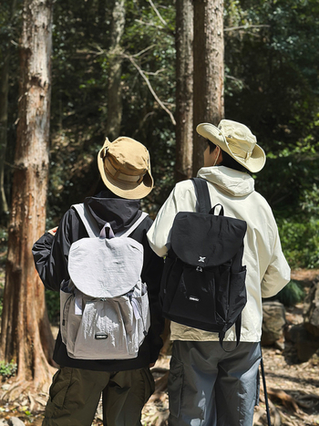 Kültéri rövid távú utazáshoz való hátizsák – uniszex, nylon, 15 hüvelykes laptophoz kompatibil, kapacitás 20 L alatt, görbült vállpánt