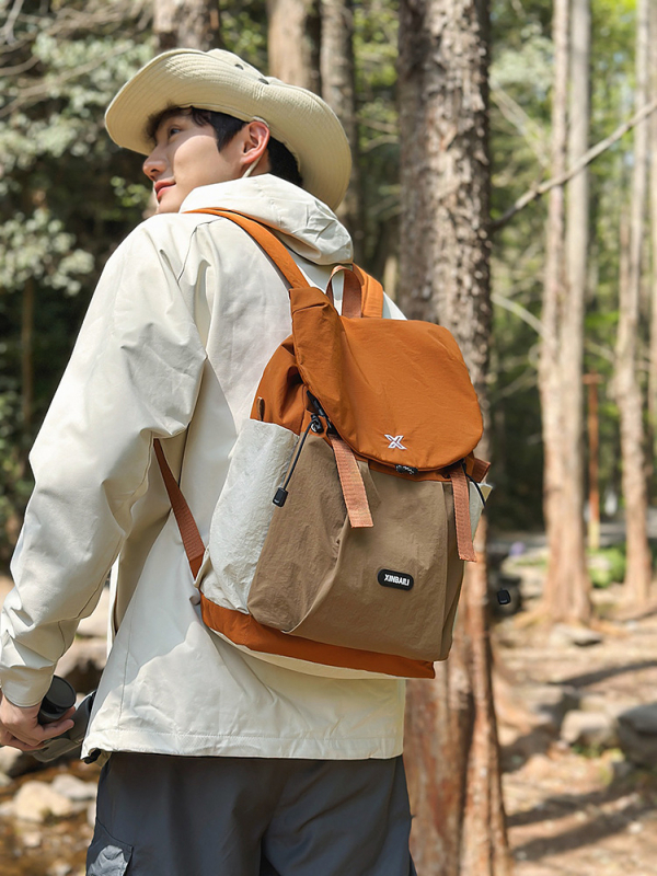 Kültéri rövid távú utazáshoz való hátizsák – uniszex, nylon, 15 hüvelykes laptophoz kompatibil, kapacitás 20 L alatt, görbült vállpánt