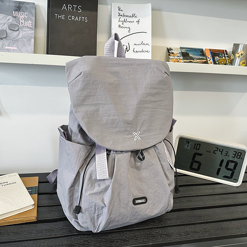 Kültéri rövid távú utazáshoz való hátizsák – uniszex, nylon, 15 hüvelykes laptophoz kompatibil, kapacitás 20 L alatt, görbült vállpánt