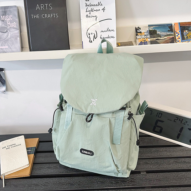 Kültéri rövid távú utazáshoz való hátizsák – uniszex, nylon, 15 hüvelykes laptophoz kompatibil, kapacitás 20 L alatt, görbült vállpánt