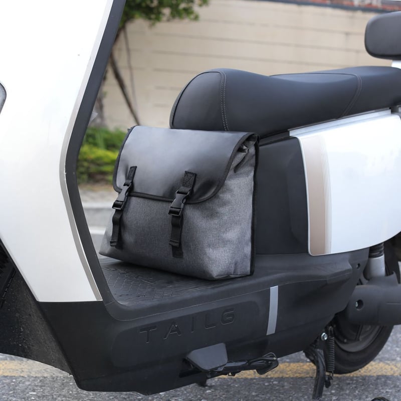 Чанта за предно монтиране към мотоциклет – водоустойчива пластмасова конструкция, без подплата