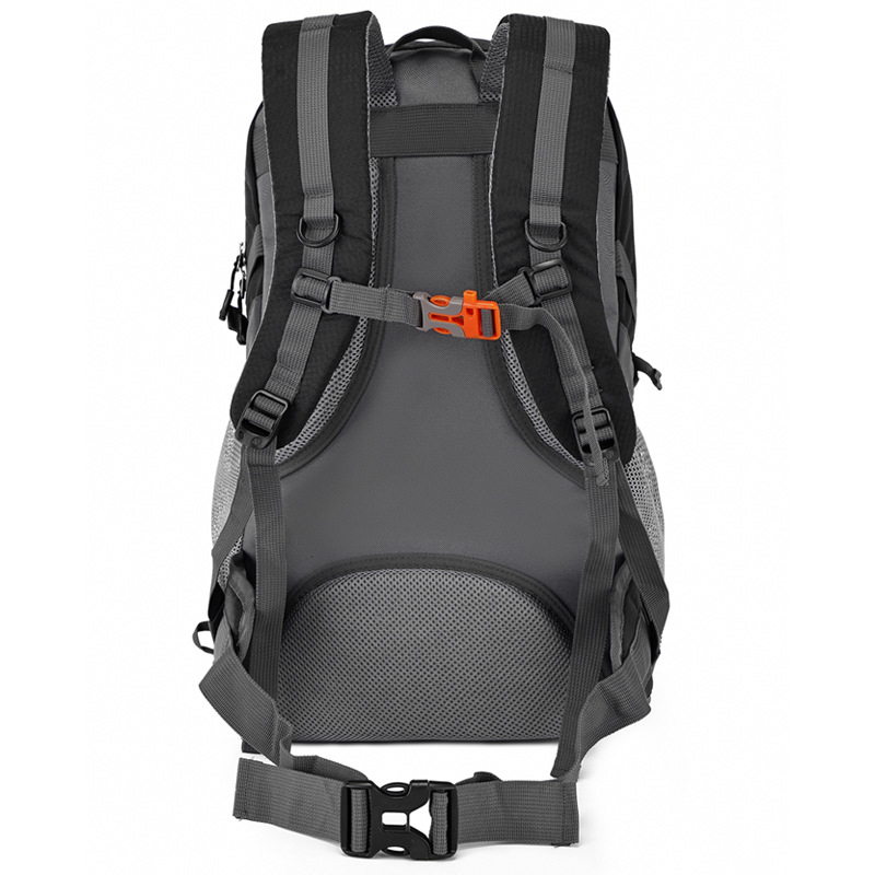 Pārgājienu mugursoma, universāla, no poliestera, ūdensizturīga un ultraviegla, ar izliektām plecu siksnām un neilona odere