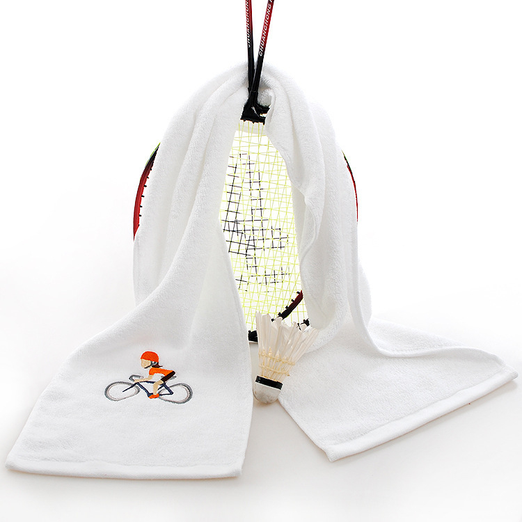 Sportski ručnik s vlastitim logom – 100% pamuk, 110 g, ušiven logotip, ravna tkanina, brzo sušenje (0–5 s)