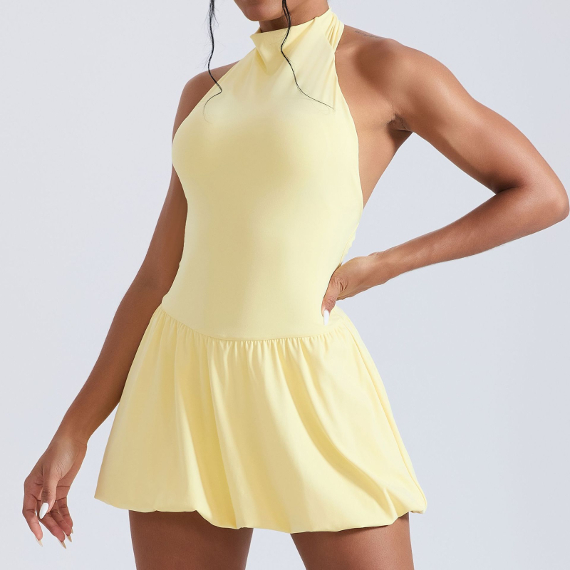 Sporta kleita ar iekšējiem krūšu spilventiļiem, 80% neilons, ātrs žāvēšana, treniņiem (Rudenis 2025)