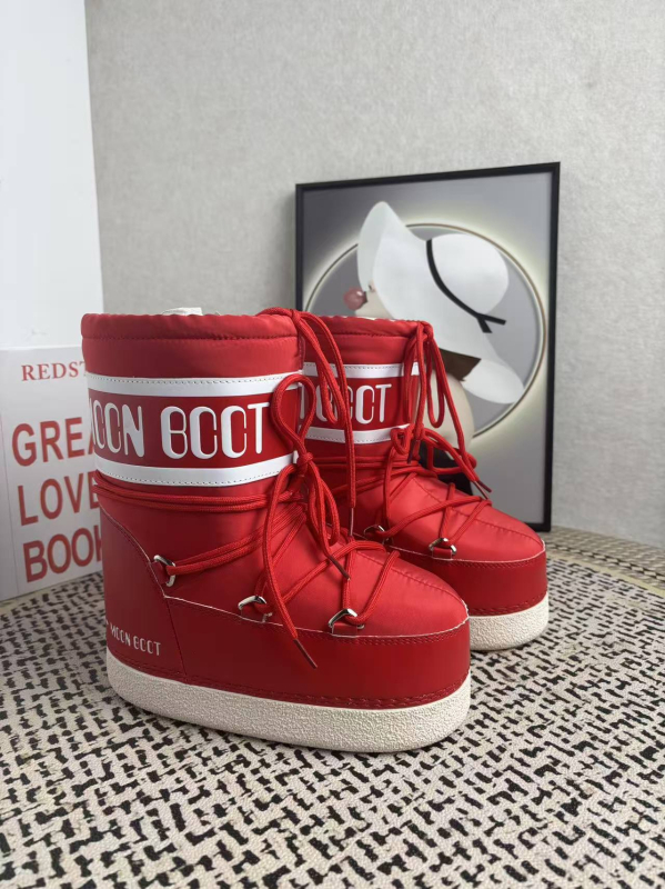 Moon ūdensnecaurlaidīgas sieviešu sniega zābaki, augsts augšējais apvalks, gumijas zole, jēra kažoka iekšējā odere, 5 cm papēdis, ziema 2025