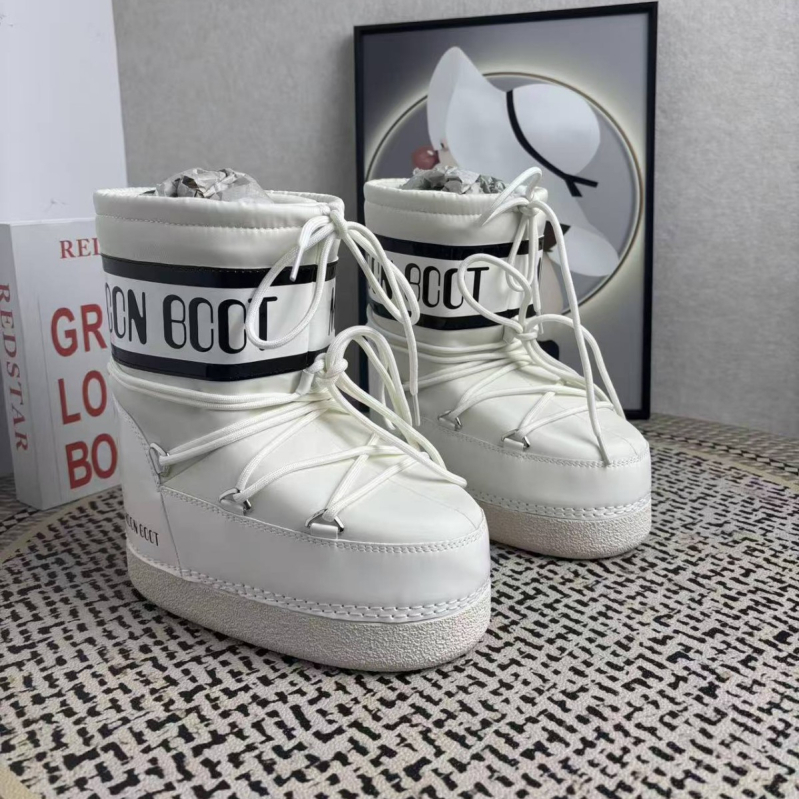 Moon ūdensnecaurlaidīgas sieviešu sniega zābaki, augsts augšējais apvalks, gumijas zole, jēra kažoka iekšējā odere, 5 cm papēdis, ziema 2025