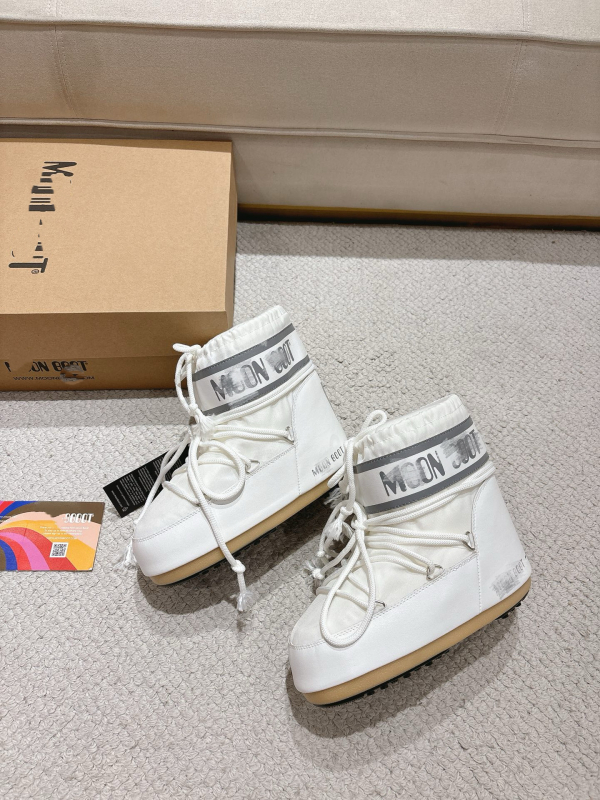 Sniega zābaki sievietēm (ūdensizturīgi, pretslīdes, augšējā daļa: tarpaulin, iekšējais oderējums: fleece, zole: gumija)