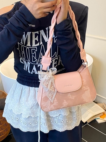 PU hónalj táska – cipzáras záródás, vízszintes négyzet alakú