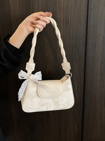 PU hónalj táska – cipzáras záródás, vízszintes négyzet alakú