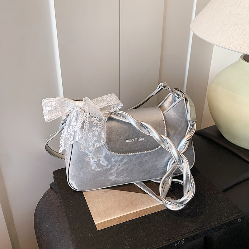 PU hónalj táska – cipzáras záródás, vízszintes négyzet alakú