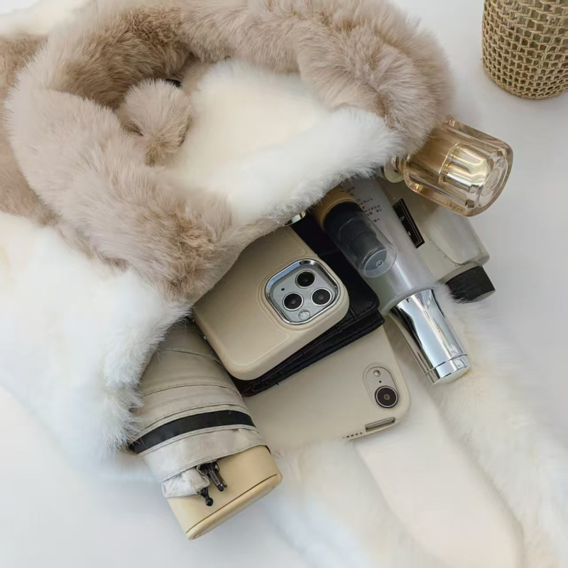 Plüss válltáska kosár-stílusban, macska karikatúra hímzéssel, utcai stílus, mágneses zárás, poliészter bélés, belső zseb a telefon számára