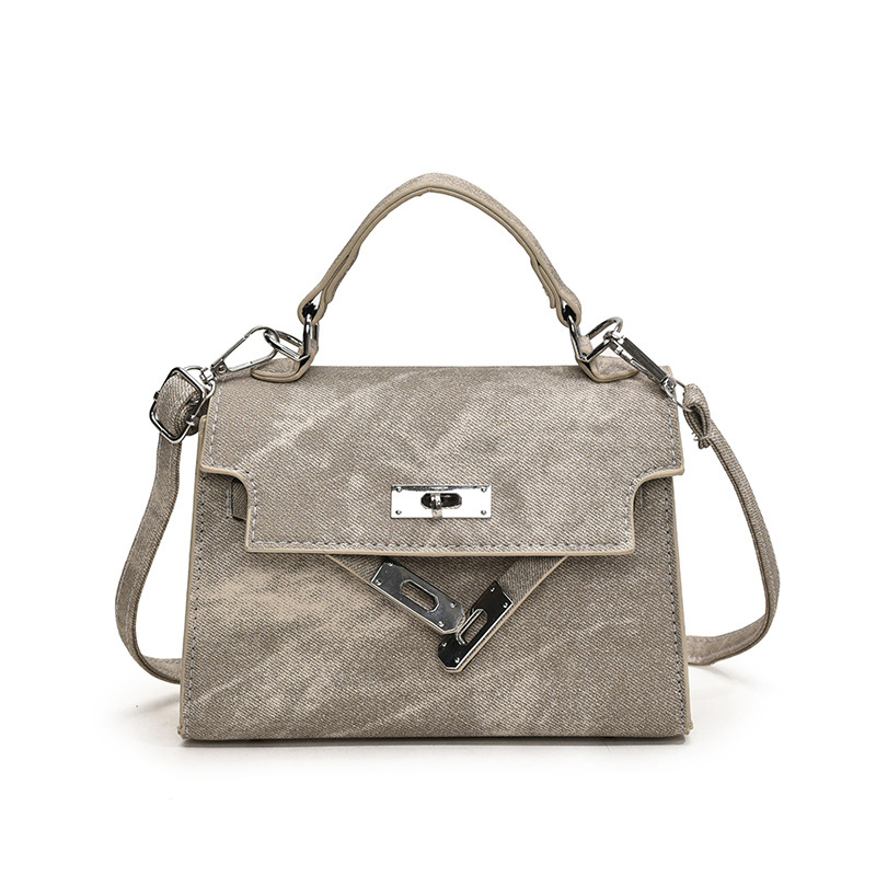 Női PU bőr crossbody táska — vízszintes négyszögletes forma, cipzáras zárás, poliészter bélés, egy vállpánt