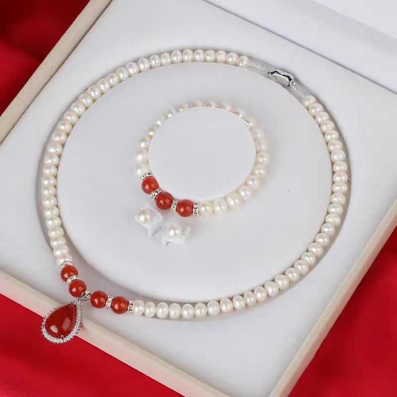 Colier s bisernih perli i privjeskom od legure (Brand: Xinjue Jewelry; Lanac: lanac od bisernih perli; Materijal: perla; Privjesak: legura; Stil: jednostavno)
