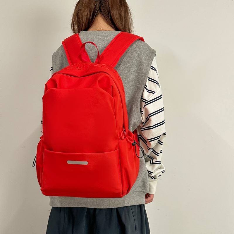 Miško stiliaus didelės talpos kuprinė su nešiojamojo kompiuterio ir kameros kišenėmis, nailonas, užtrauktukas, mezzanine skirsnis