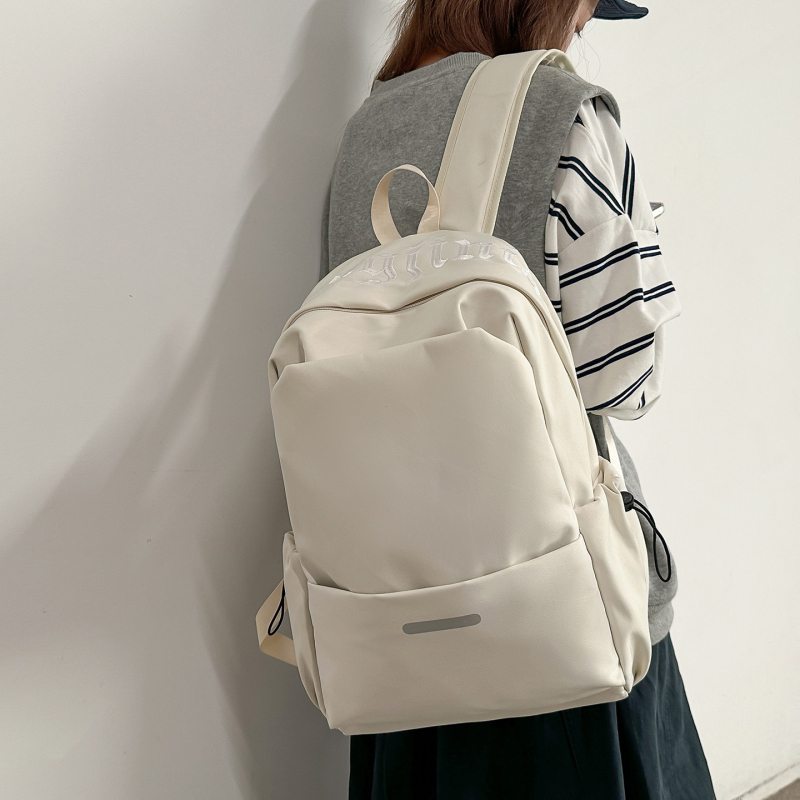 Miško stiliaus didelės talpos kuprinė su nešiojamojo kompiuterio ir kameros kišenėmis, nailonas, užtrauktukas, mezzanine skirsnis