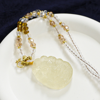 Колие с кристал розов кварц, оригинален дизайн, индивидуално опаковано, пролет 2025