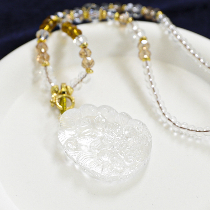 Колие с кристал розов кварц, оригинален дизайн, индивидуално опаковано, пролет 2025