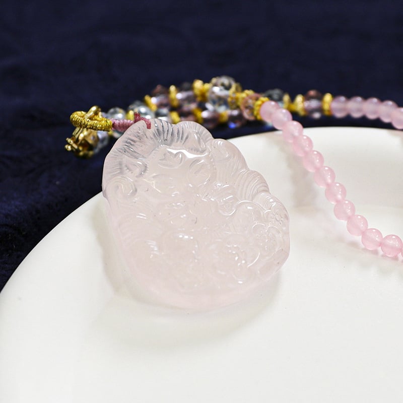 Колие с кристал розов кварц, оригинален дизайн, индивидуално опаковано, пролет 2025